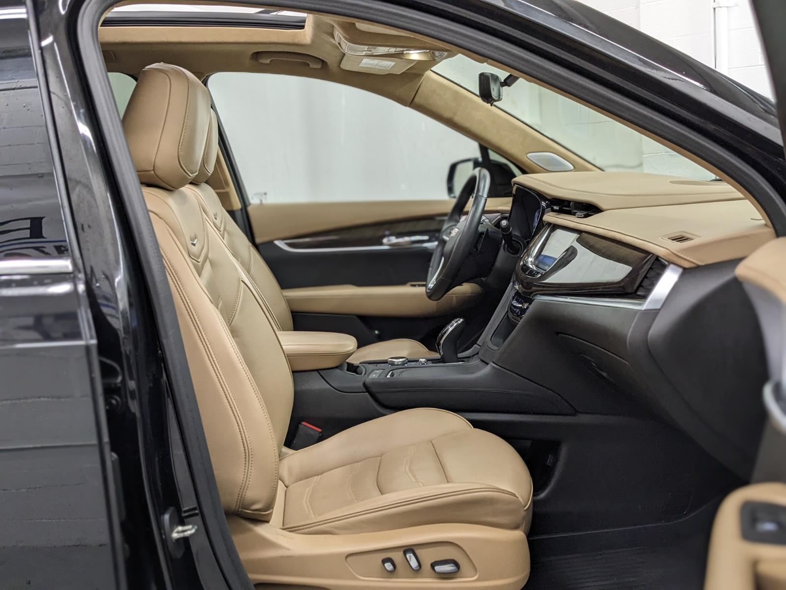 Vehicle image 14 of 50