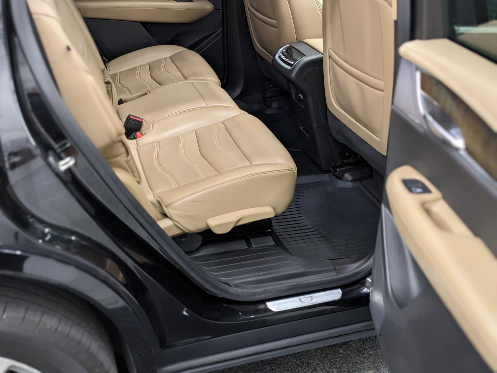 Vehicle image 9 of 50