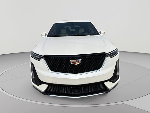 2023 Cadillac XT6 Sport Image 2 of 34