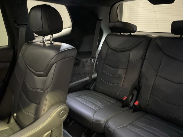 Vehicle image 31 of 37