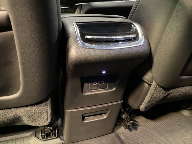 Vehicle image 29 of 37