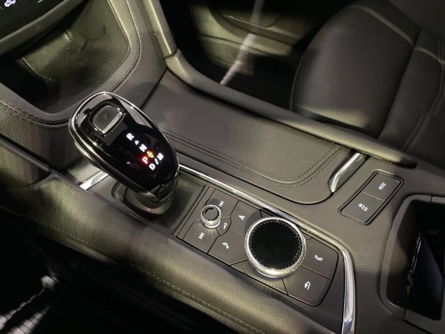 Vehicle image 24 of 37
