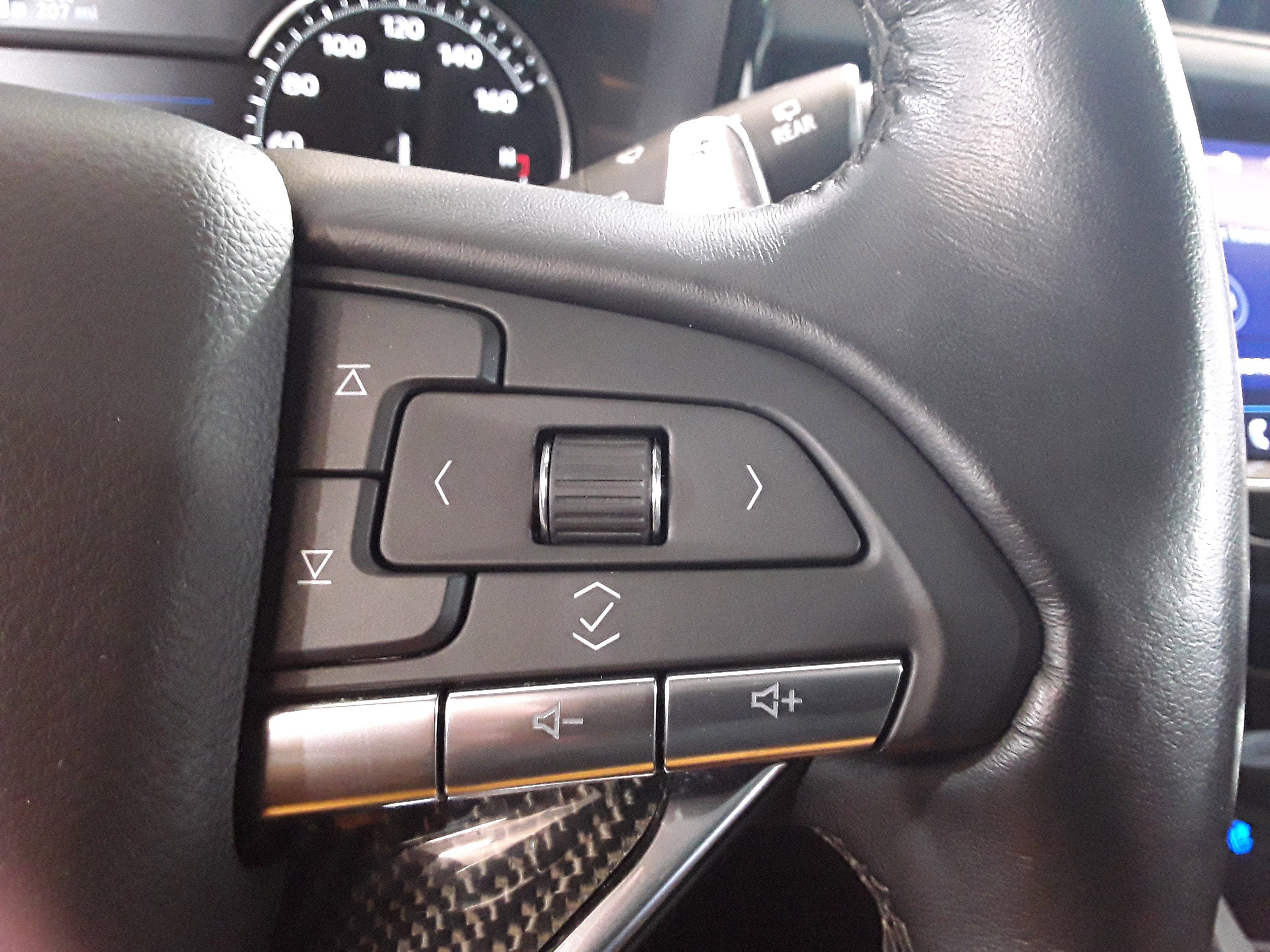 Vehicle image 28 of 34