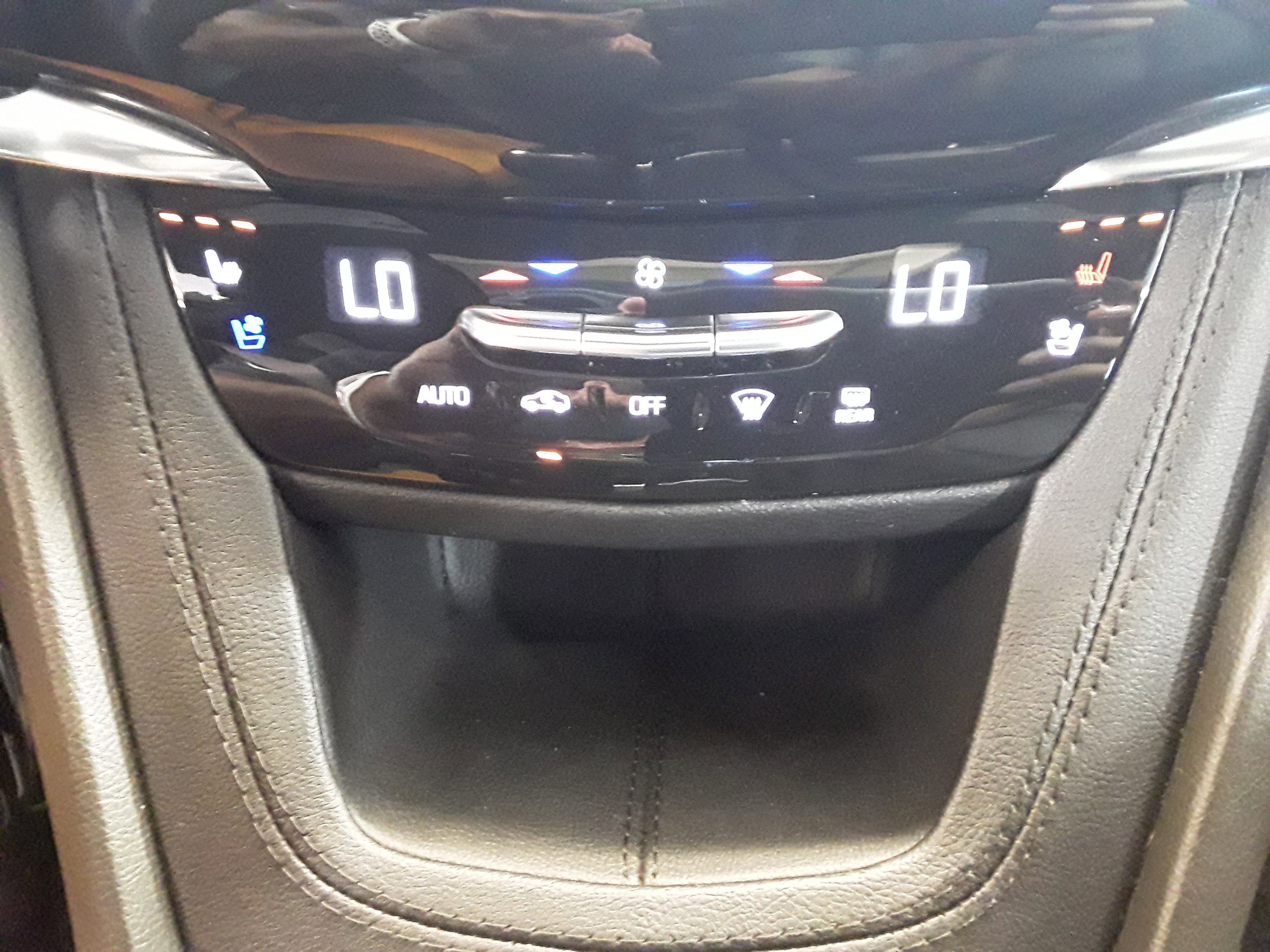 Vehicle image 33 of 34