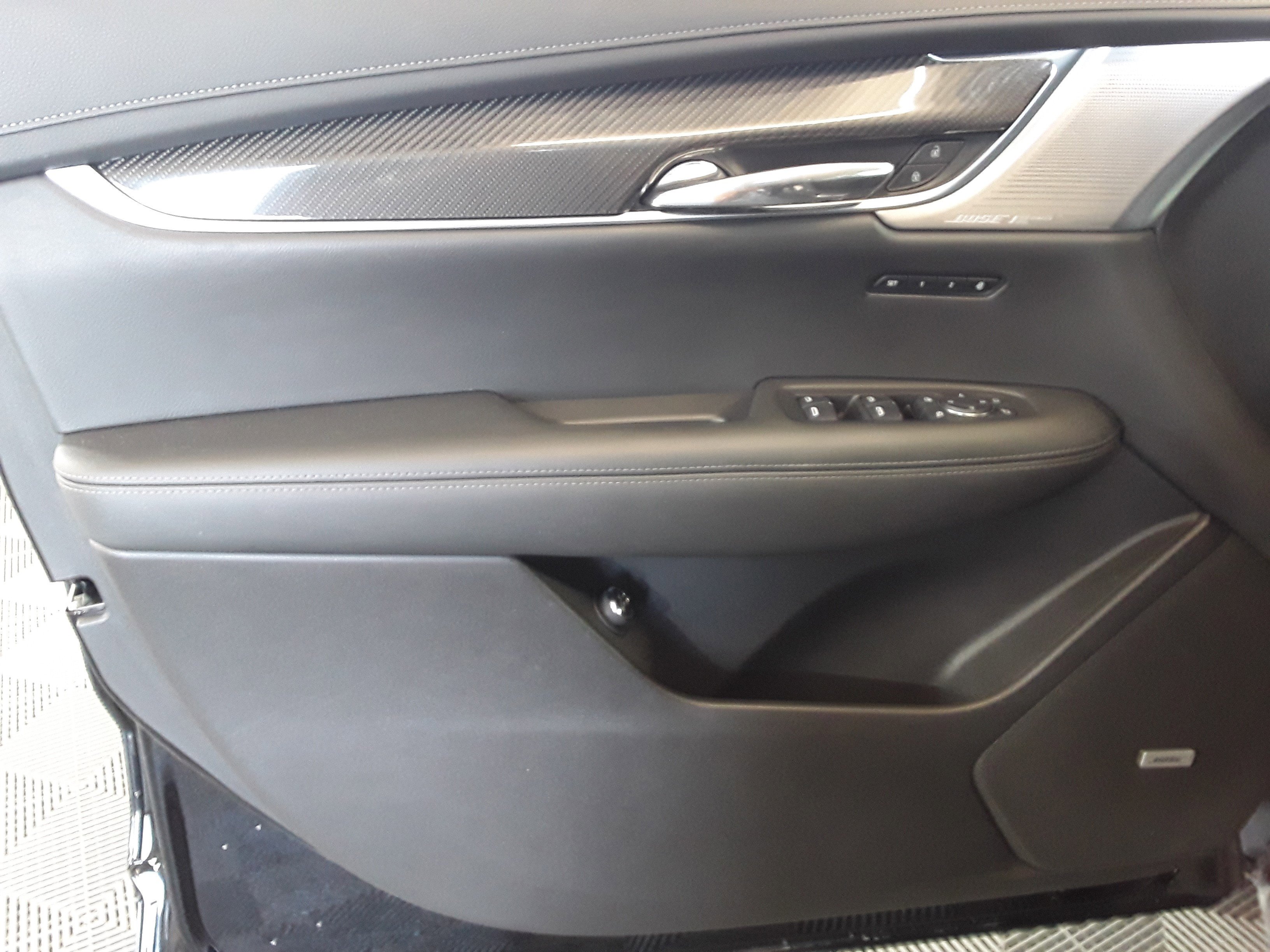 Vehicle image 24 of 34