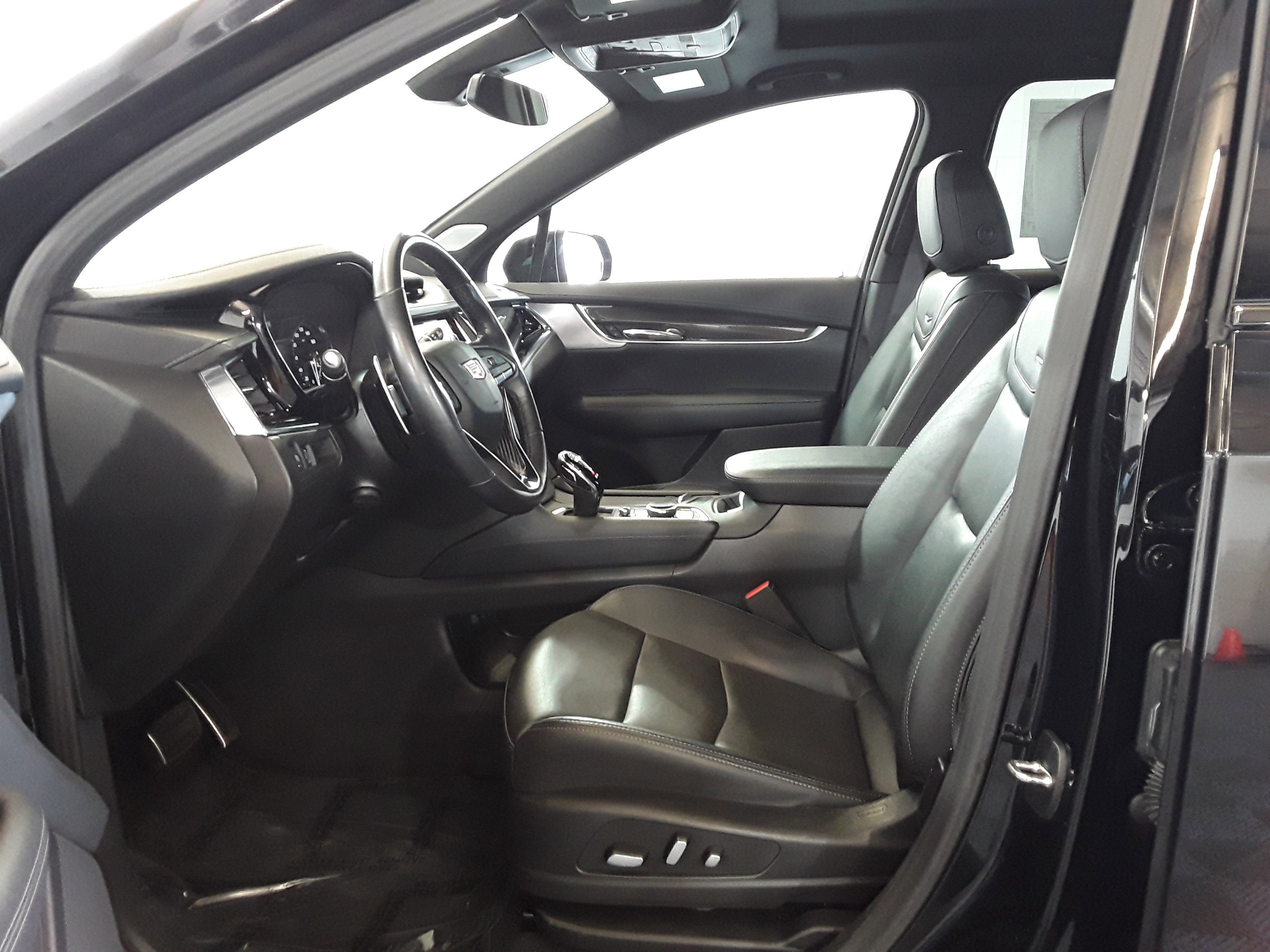 Vehicle image 15 of 34
