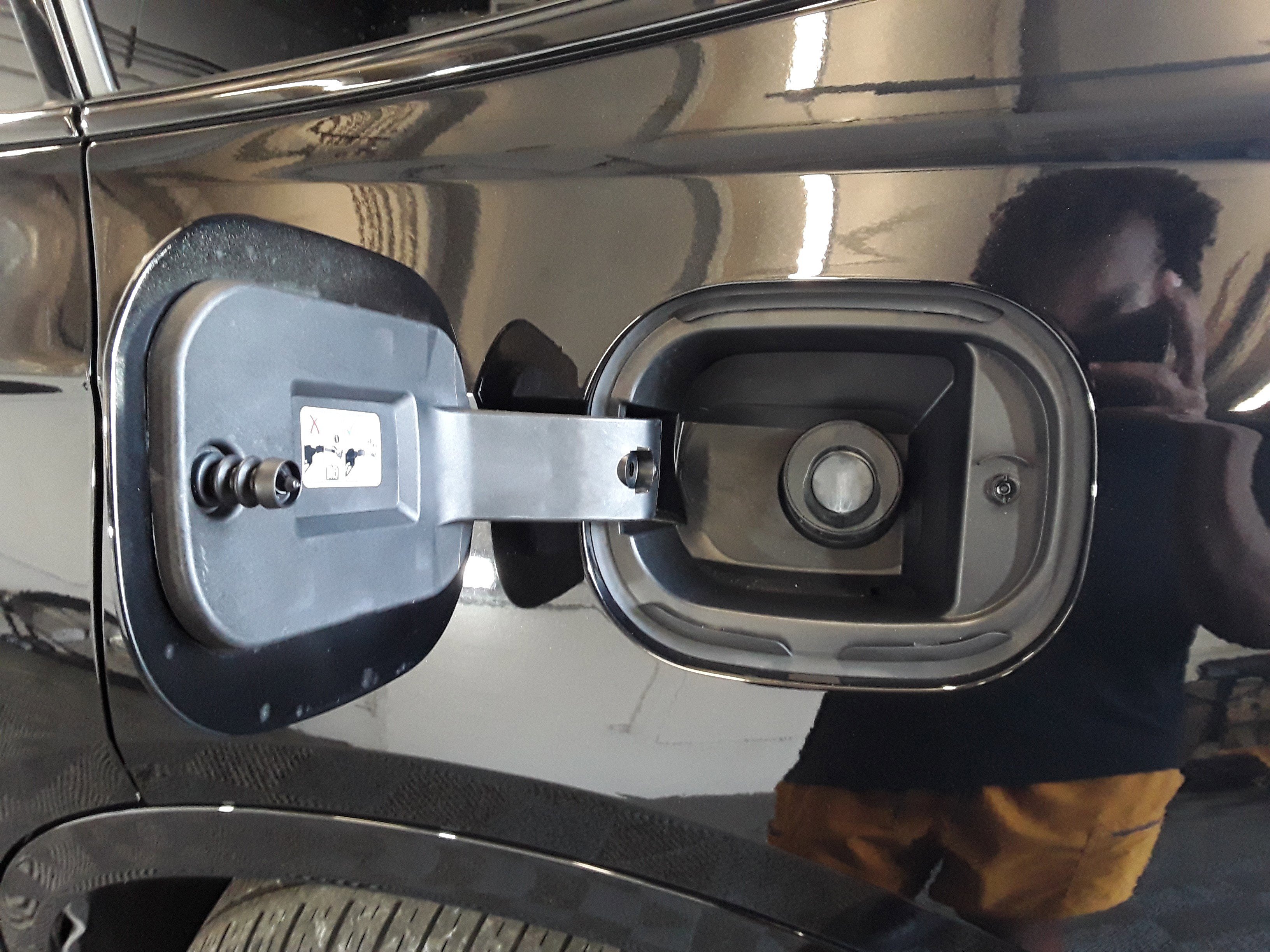 Vehicle image 25 of 34