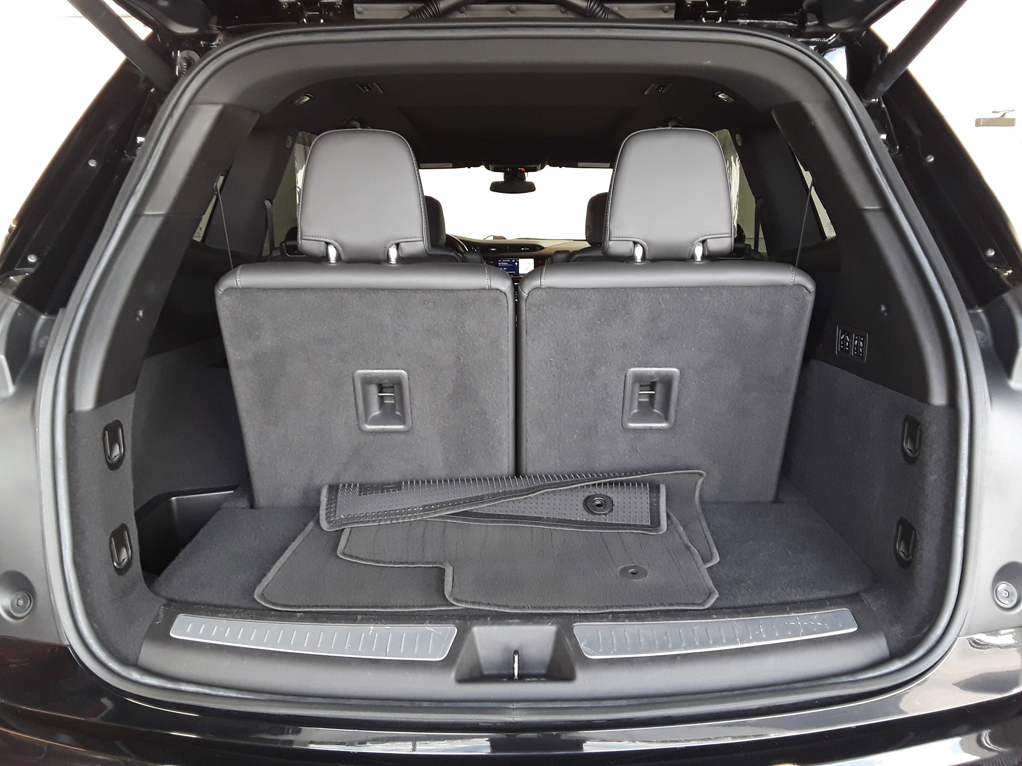 Vehicle image 11 of 34