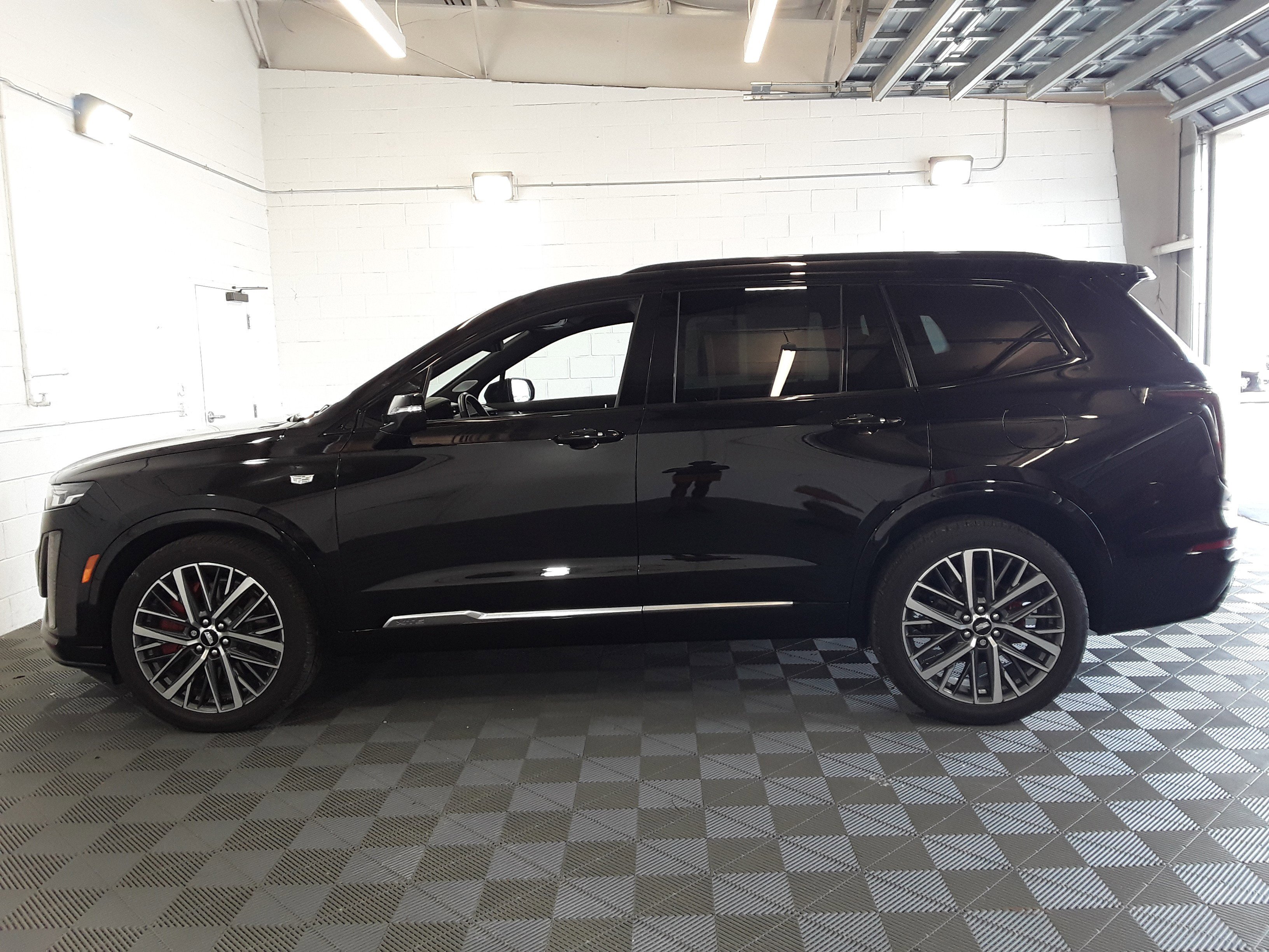 Vehicle image 7 of 34