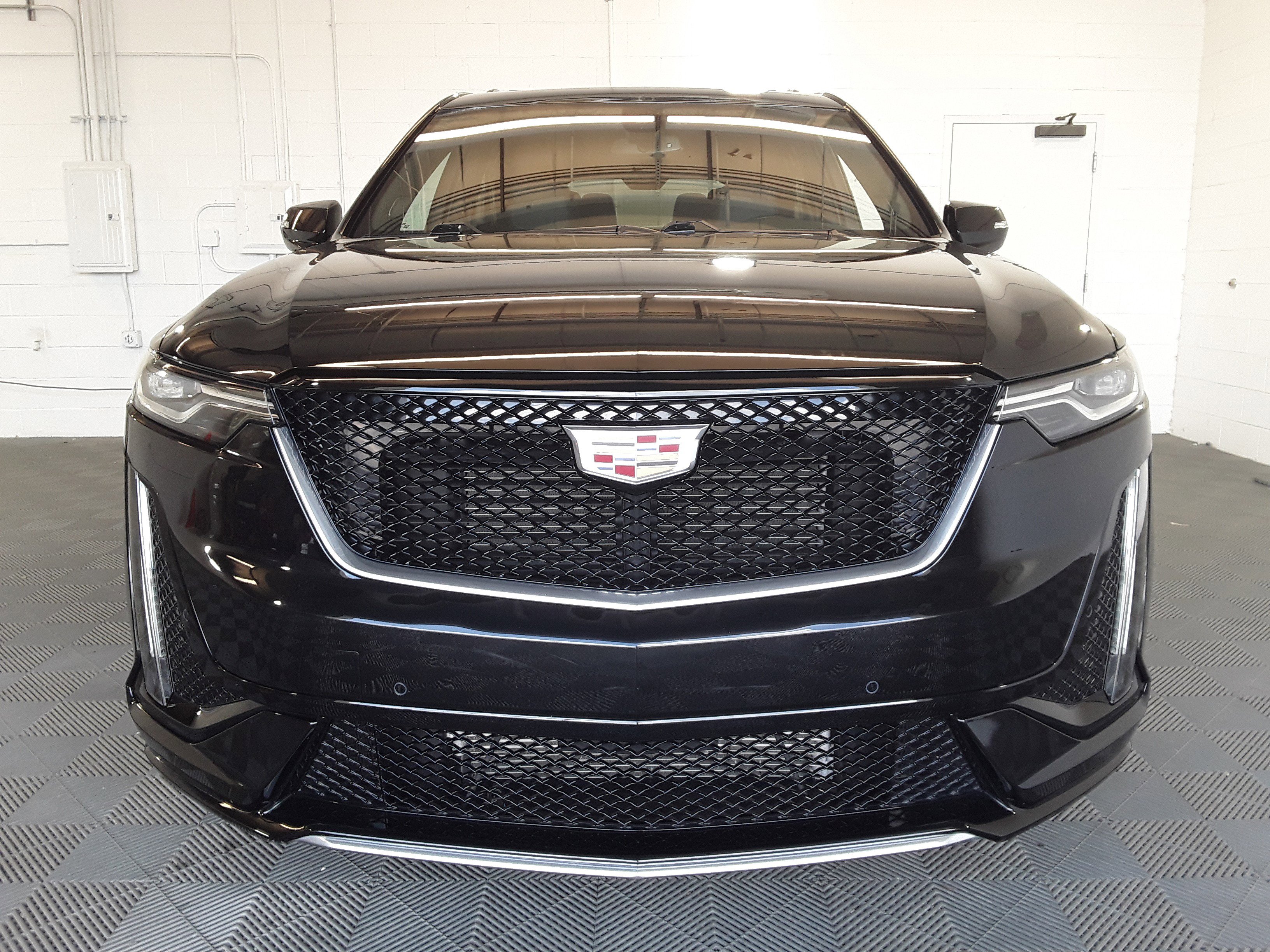 Vehicle image 10 of 34
