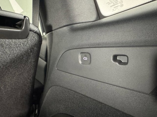 Vehicle image 31 of 36