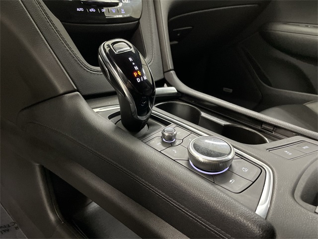 Vehicle image 22 of 27