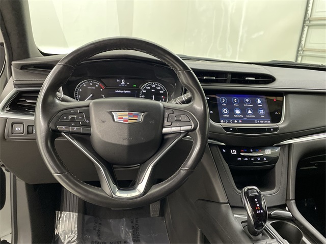 Vehicle image 21 of 27
