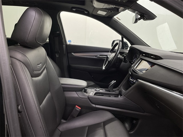 Vehicle image 19 of 27