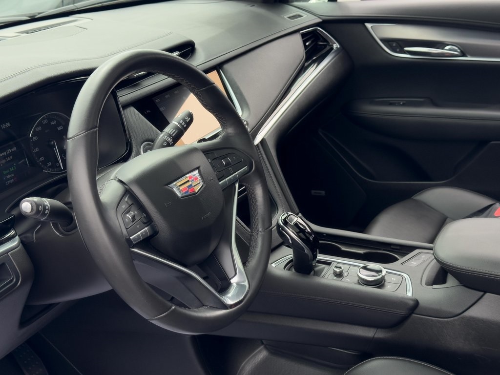 Vehicle image 14 of 29
