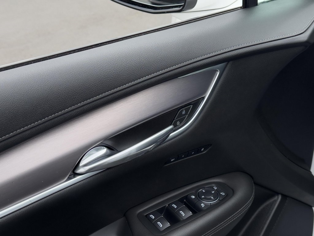 Vehicle image 21 of 29