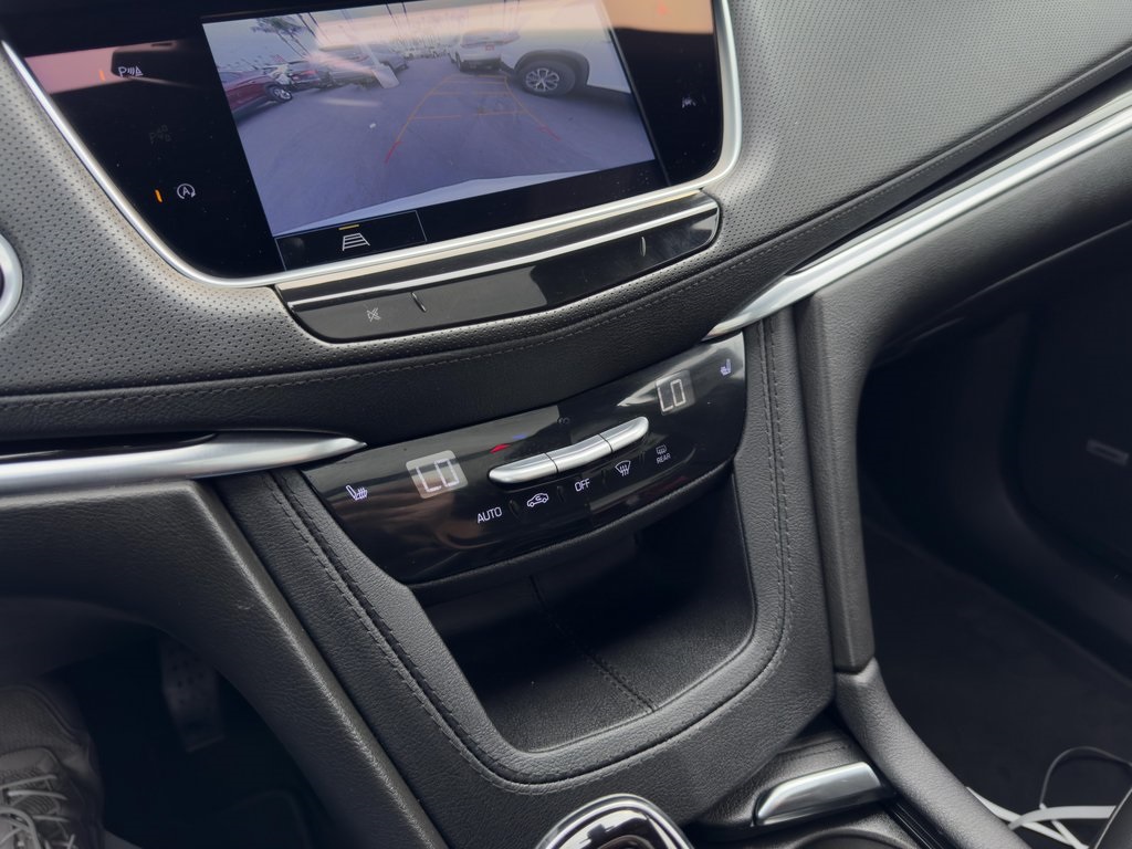 Vehicle image 25 of 29
