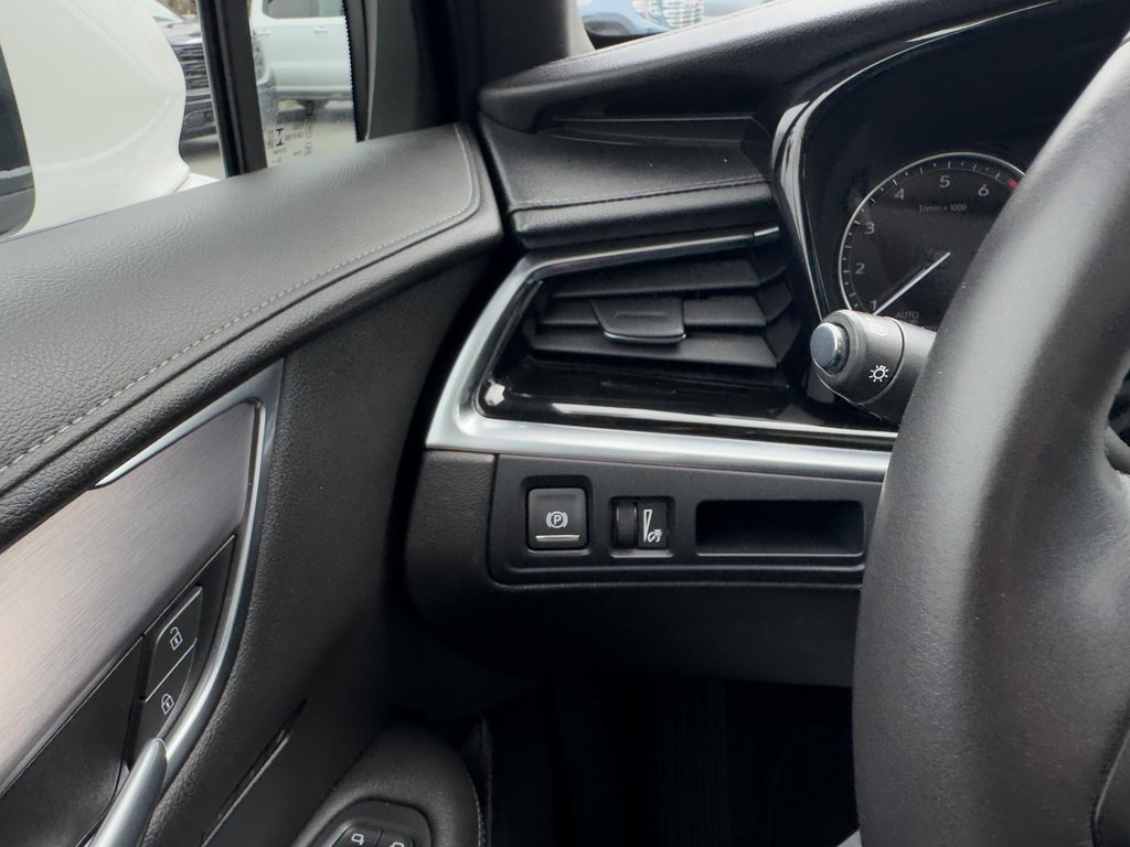 Vehicle image 24 of 29