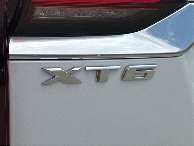 Vehicle image 19 of 23