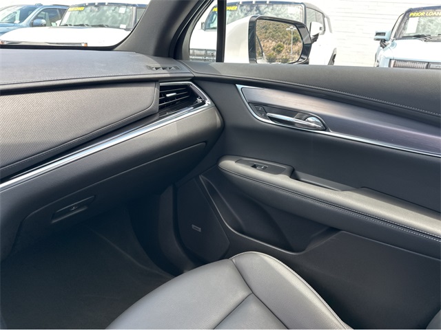 Vehicle image 13 of 23