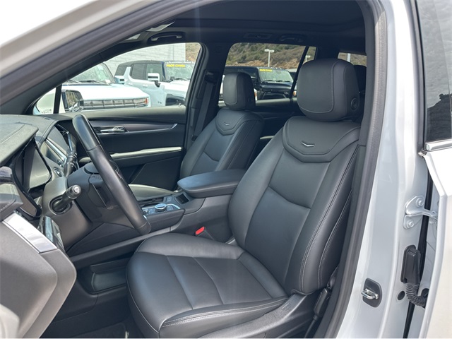 Vehicle image 8 of 23