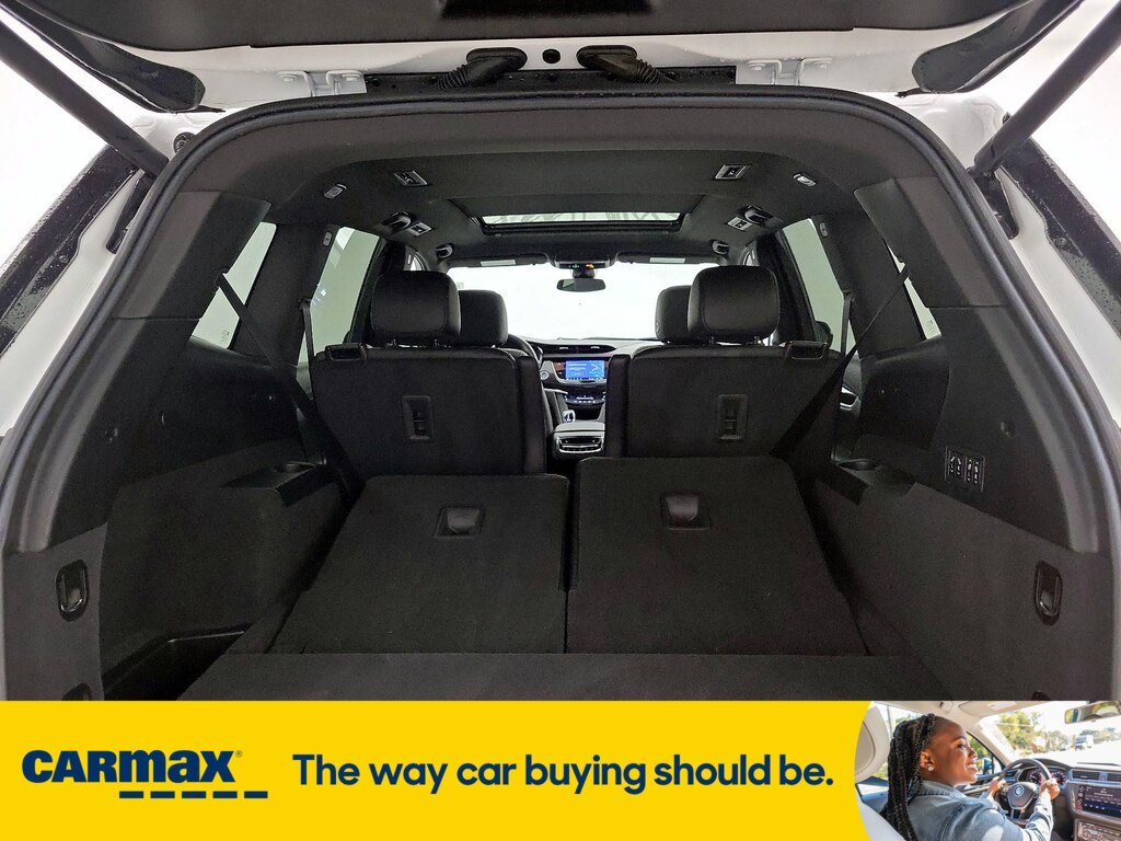 Vehicle image 29 of 32