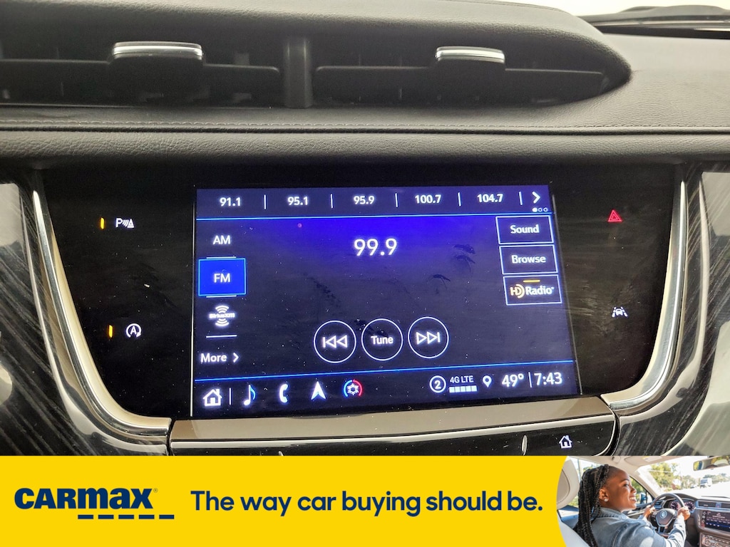 Vehicle image 21 of 32