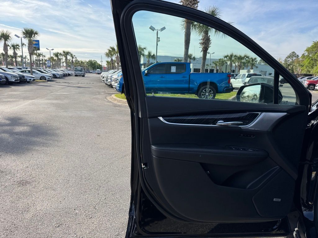 Vehicle image 29 of 35