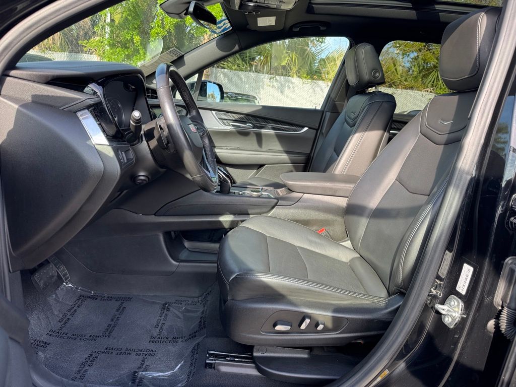Vehicle image 12 of 35