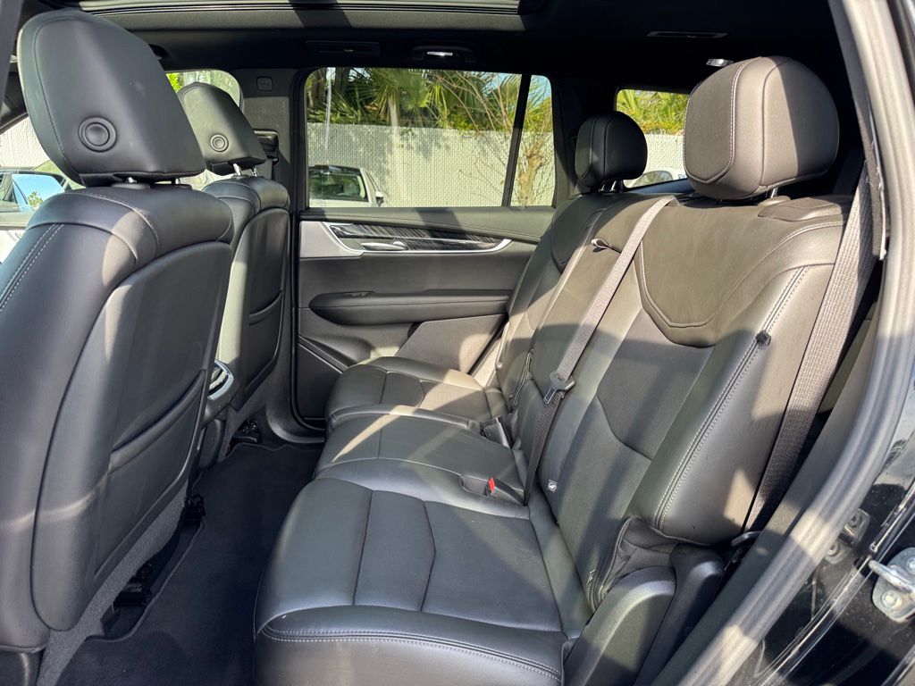 Vehicle image 13 of 35