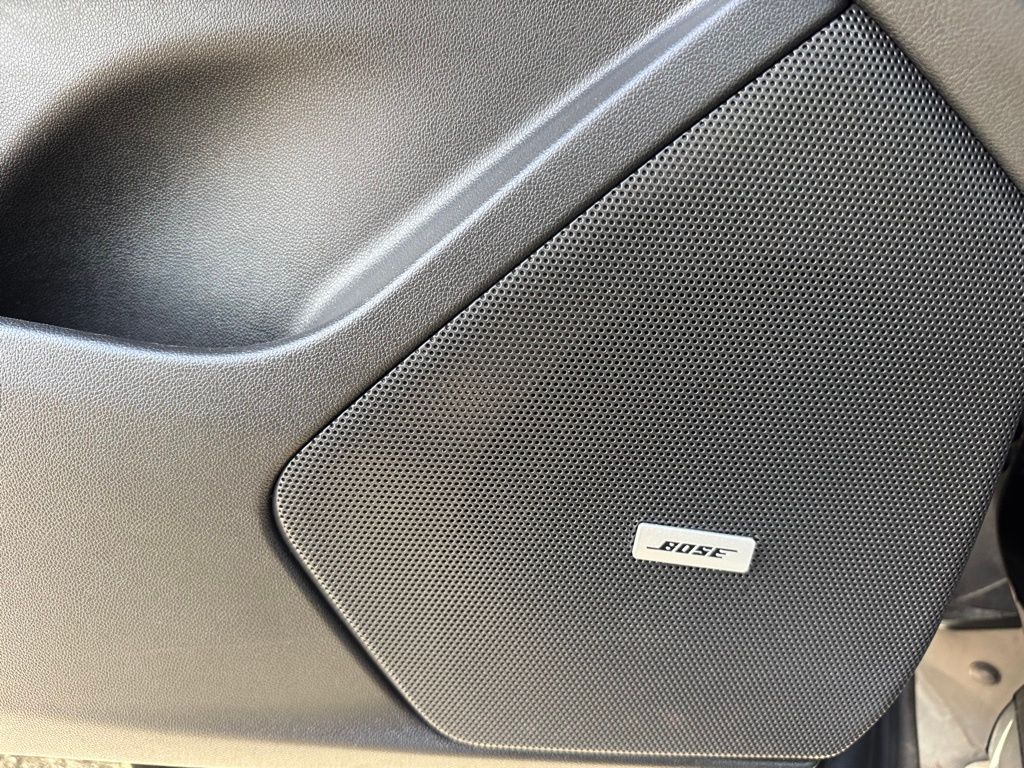 Vehicle image 34 of 35