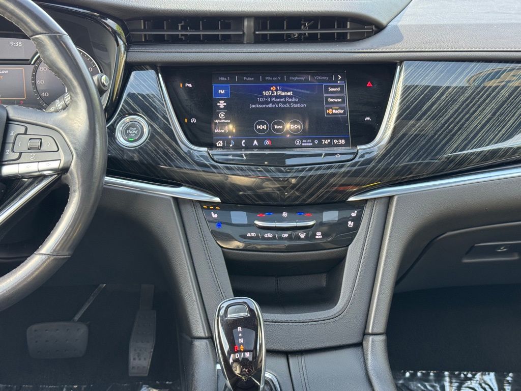 Vehicle image 19 of 35