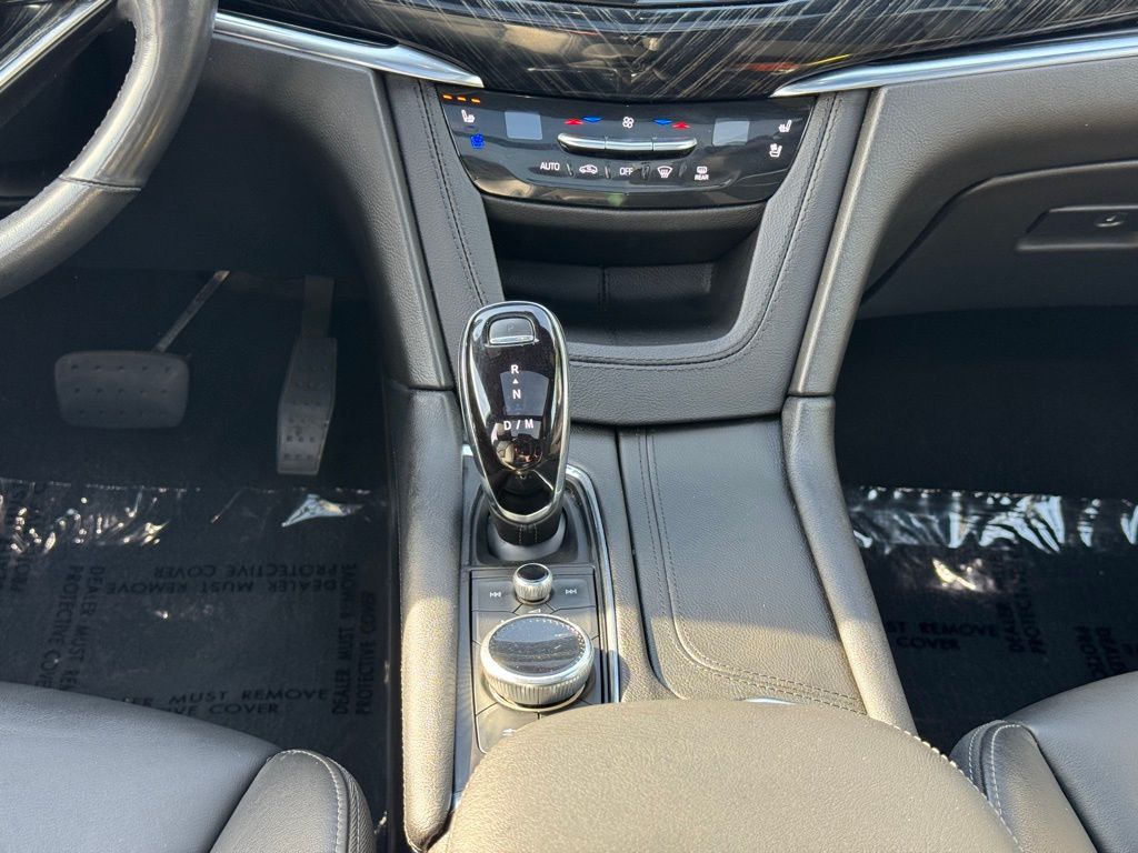 Vehicle image 20 of 35