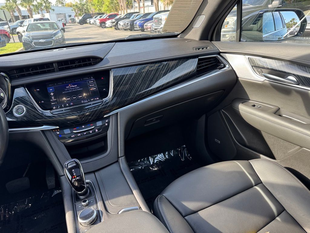 Vehicle image 24 of 35