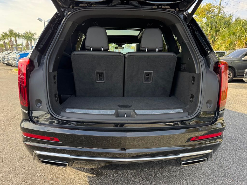 Vehicle image 11 of 35