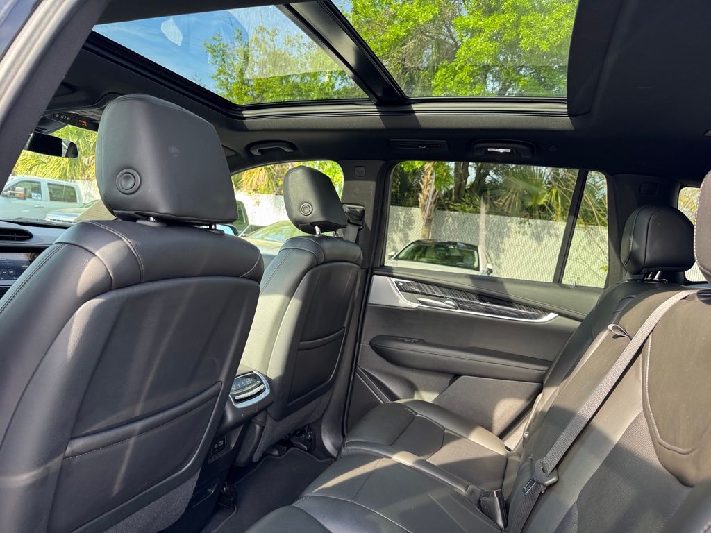 Vehicle image 15 of 35