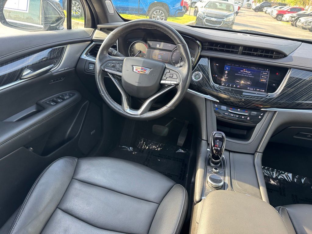 Vehicle image 22 of 35