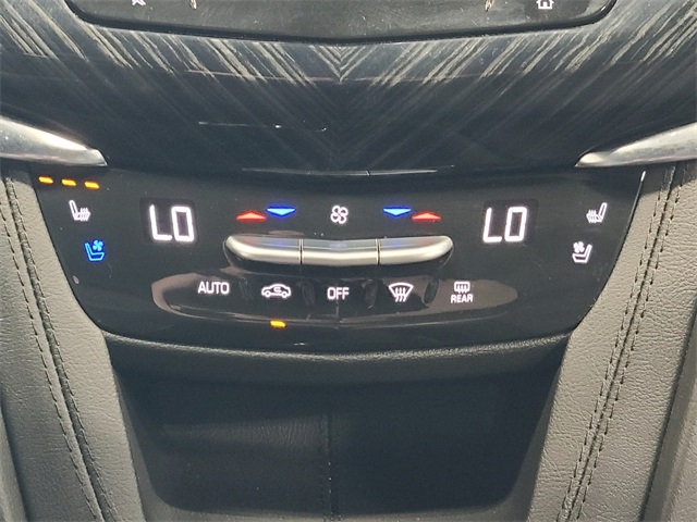 Vehicle image 26 of 44