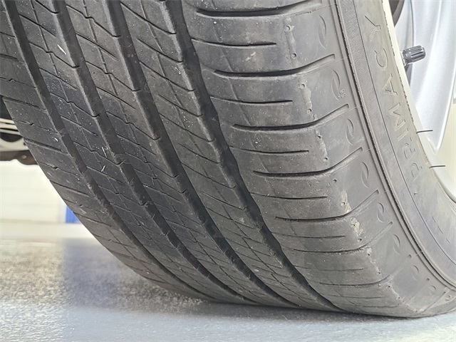 Vehicle image 13 of 44