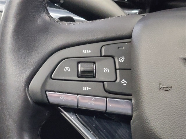 Vehicle image 31 of 44