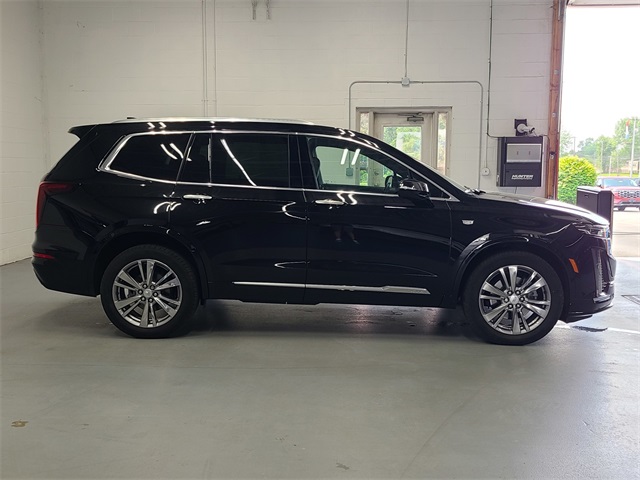 Vehicle image 5 of 44