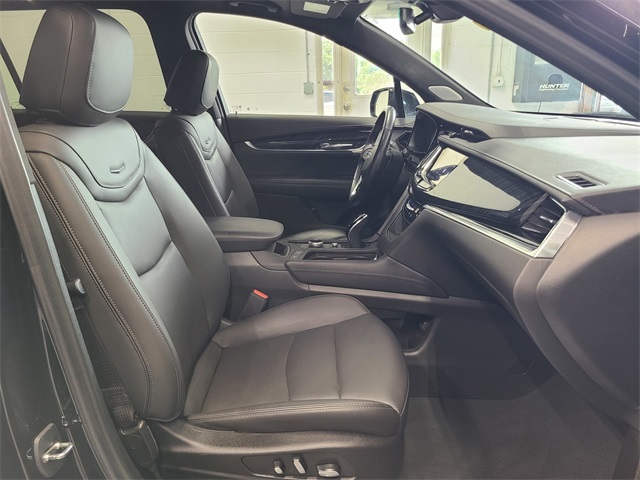 Vehicle image 20 of 44