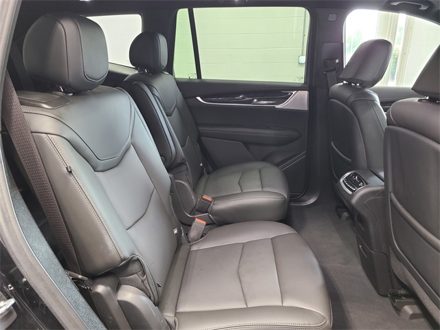 Vehicle image 18 of 44