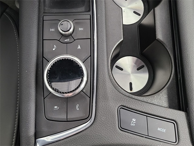 Vehicle image 28 of 44