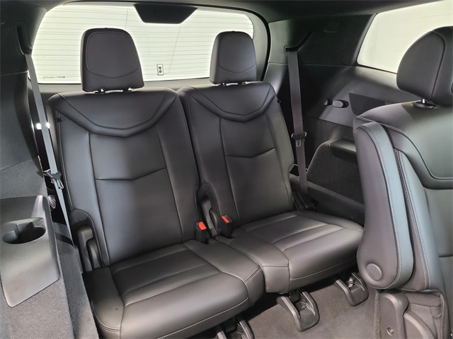 Vehicle image 17 of 44