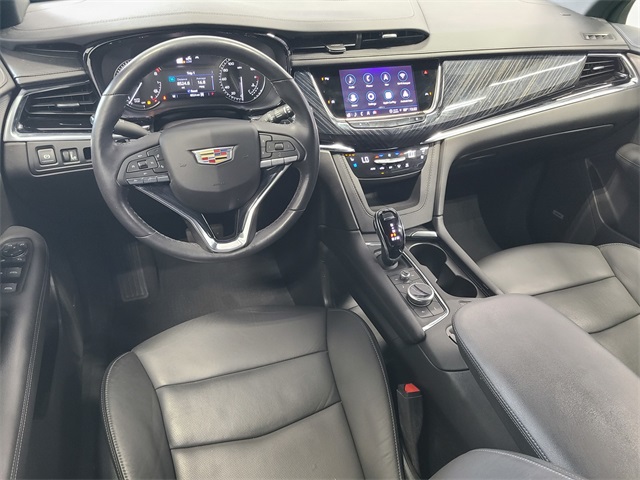 Vehicle image 37 of 44