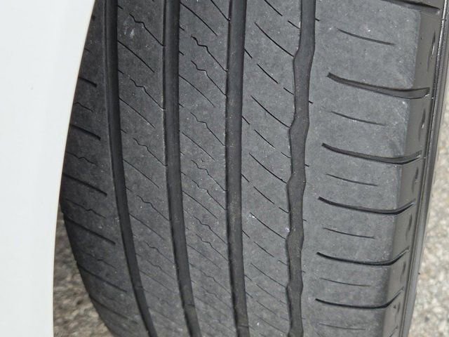 Vehicle image 9 of 31