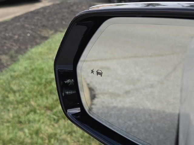 Vehicle image 26 of 31