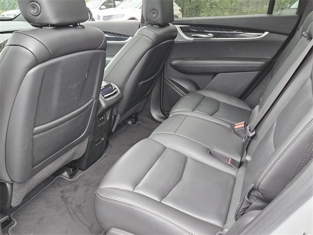 Vehicle image 13 of 32