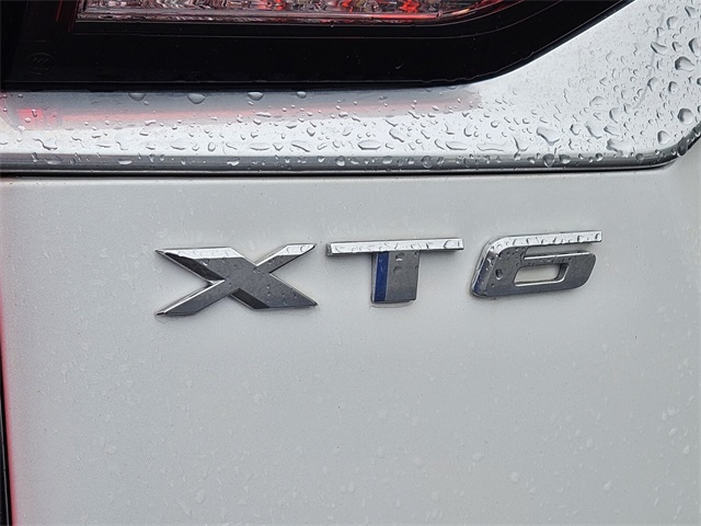 Vehicle image 16 of 32